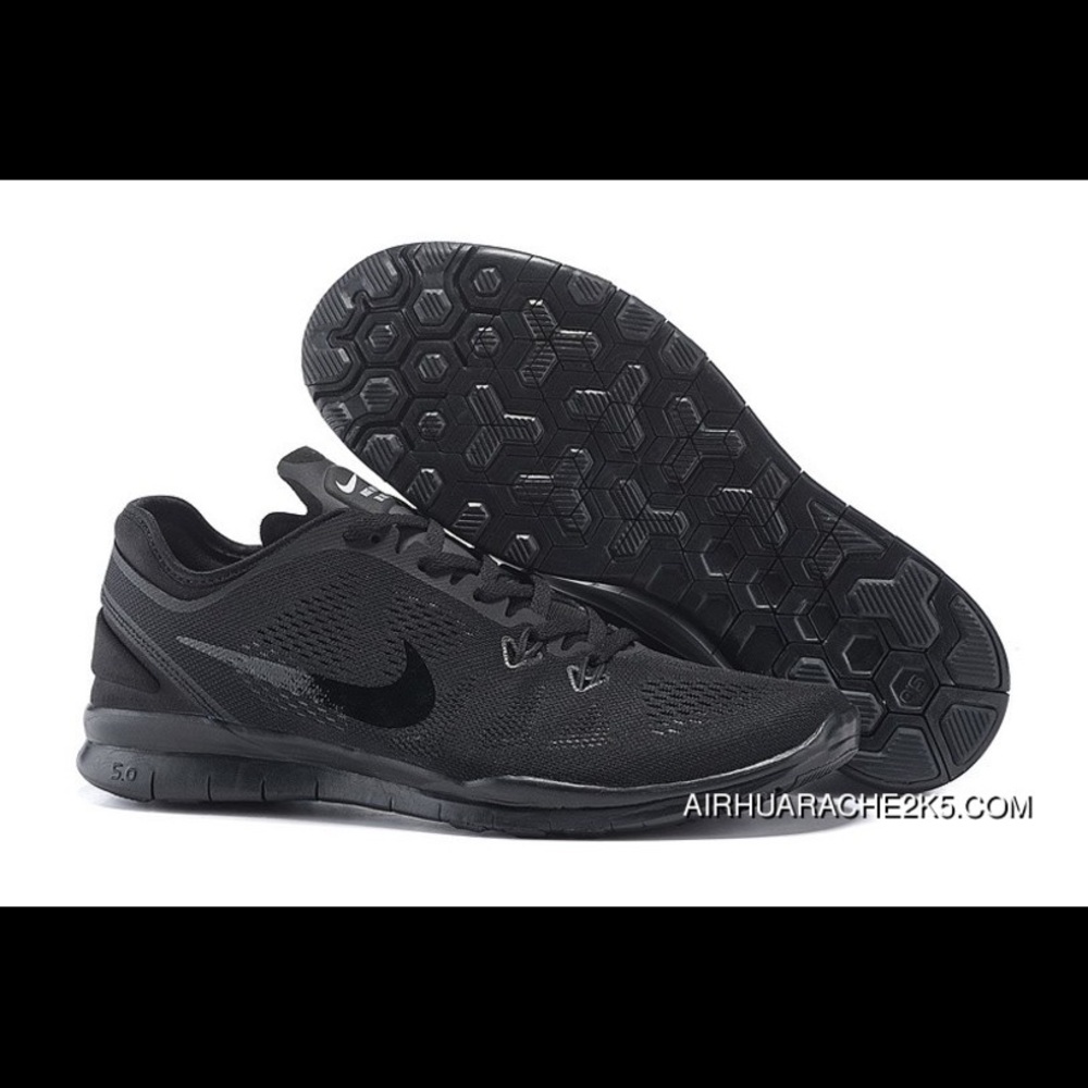 All black nike sneakers (price negotiable!)